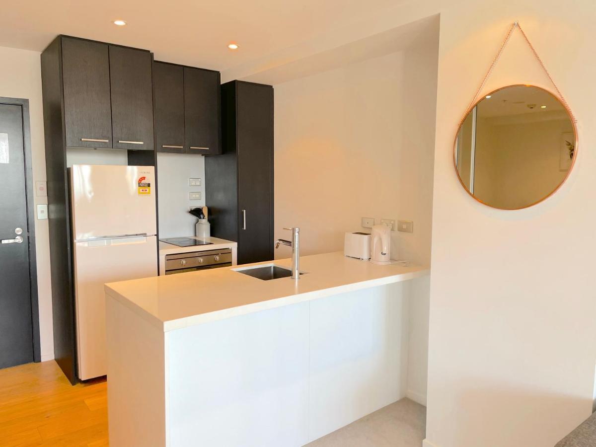 Skytower View 2 Bedroom Apartment Оукланд Екстериор снимка